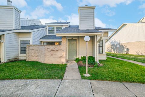 Photo of 11983 Bob White Drive #17-852, Houston, TX 77035 (MLS # 11640975)