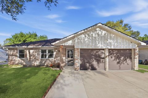 Photo of 7322 Tall Pines Drive, Houston, TX 77088 (MLS # 89553093)