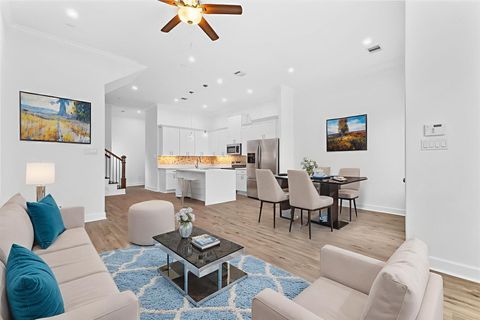 Photo of 7805 Farnsworth Street #B, Houston, TX 77022 (MLS # 95776357)