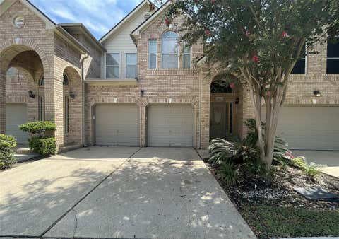 Townhouse For Rent - 6410 E Linpar Court<br/> Houston, TX 77040