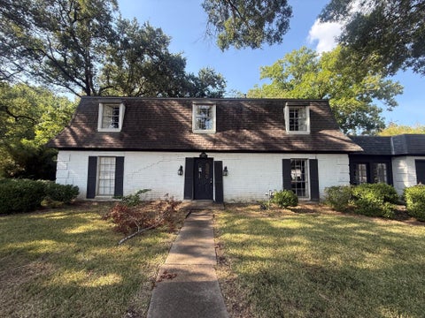 Homes For Sale - 1701 Monta Street<br/> Liberty, TX 77575