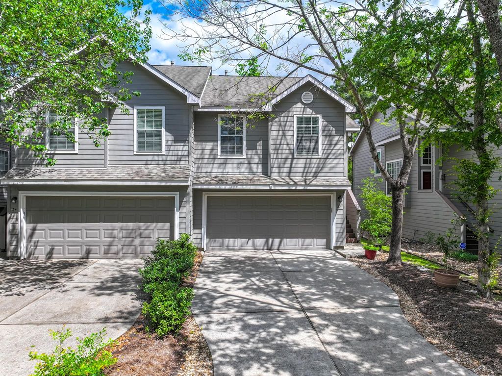 Photo of 30 Butterfly Branch Place, The Woodlands, TX 77382 (MLS # 47907620)