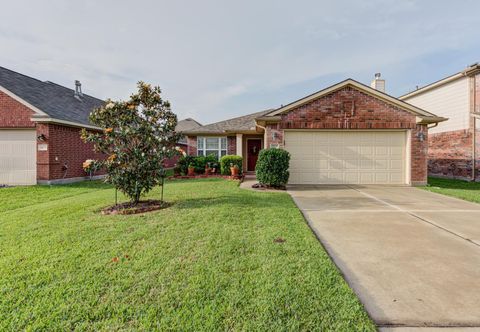 Photo of 18019 Surrey Lake Lane, Richmond, TX 77407 (MLS # 39306401)