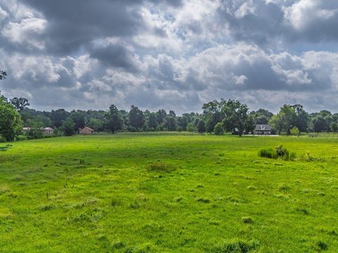 Photo of 0 South Of Ford Avenue, Dayton, TX 77535 (MLS # 32606302)