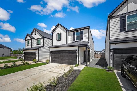 Photo of 12305 Brandenburg Gate Drive, Houston, TX 77047 (MLS # 15300476)