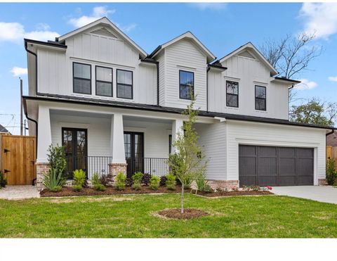 4902 Oak Forest Drive Houston TX 77018