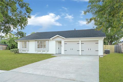 Photo of 11123 Sageview Drive, Houston, TX 77089 (MLS # 22750644) Photo of 11123 Sageview Drive, Houston, TX 77089 (MLS # 22750644)