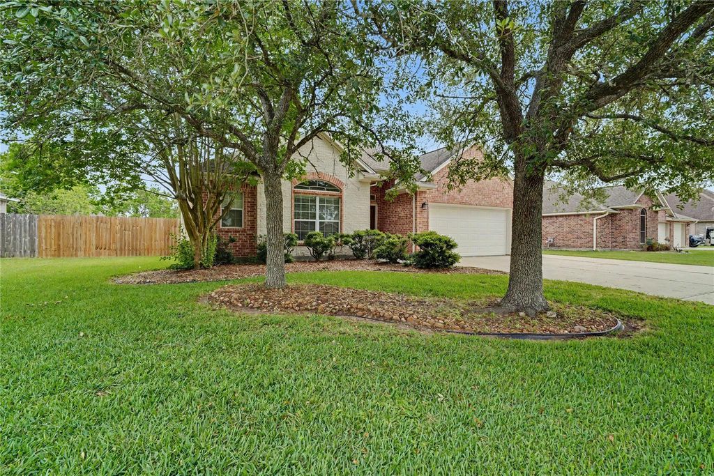 Photo of 31 Prairie Knoll Drive, Santa Fe, TX 77510 (MLS # 67000485)