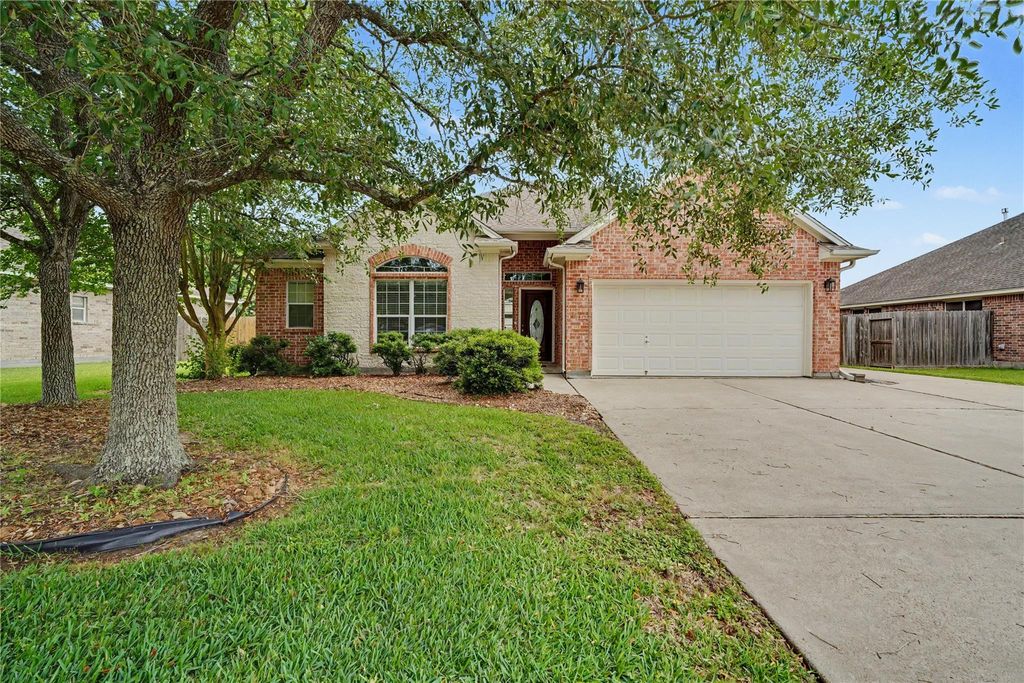 Photo of 31 Prairie Knoll Drive, Santa Fe, TX 77510 (MLS # 67000485)