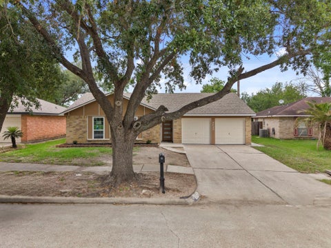 Photo of 8403 Swan Meadow Ln Lane, Humble, TX 77338 (MLS # 73169897)
