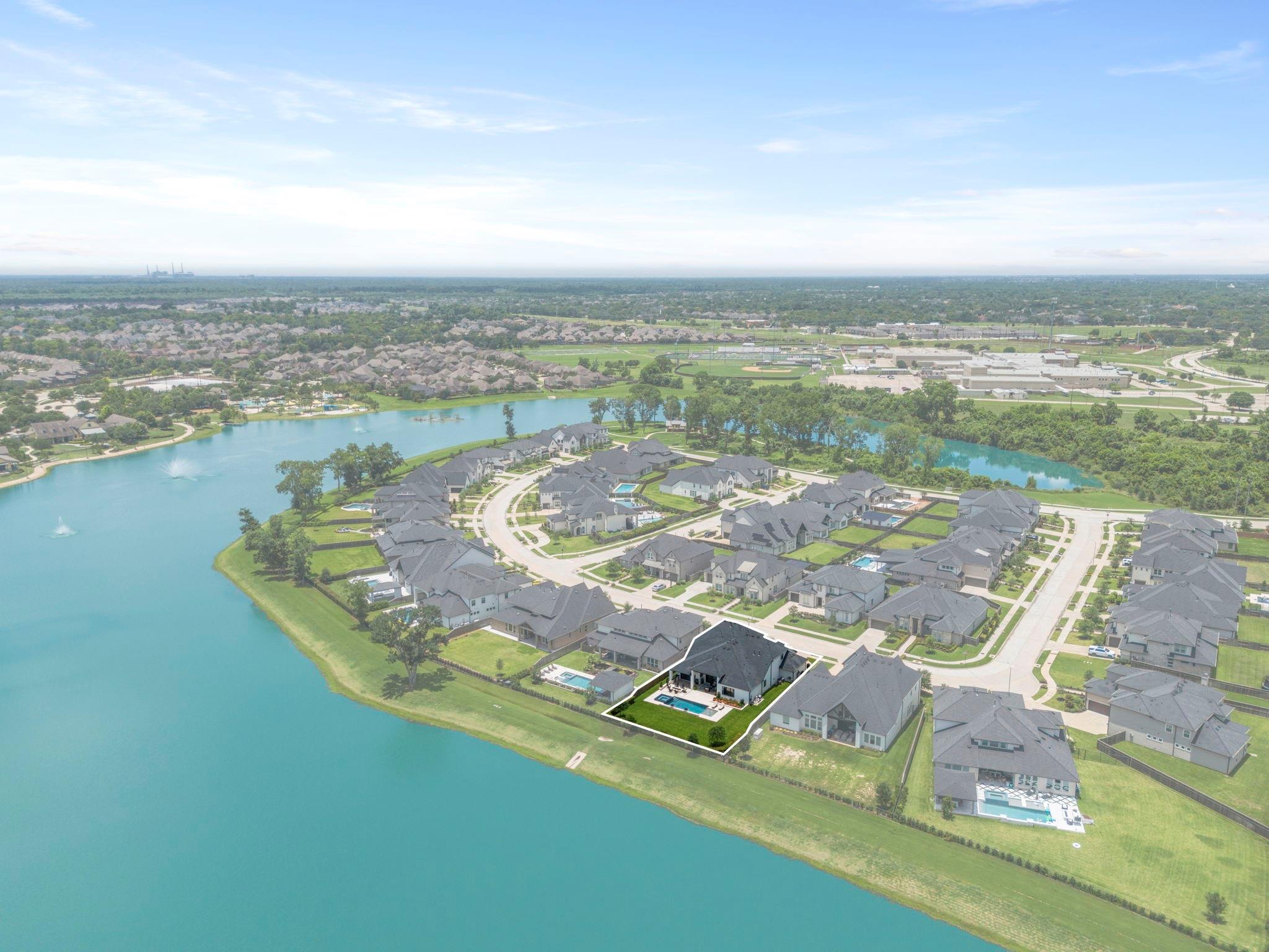10414 Fountain Shore Drive