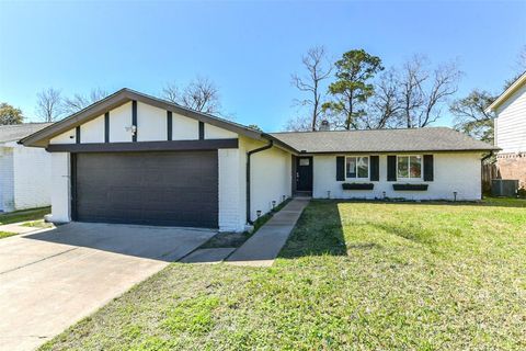 Photo of 16510 Blackhawk Boulevard, Friendswood, TX 77546 (MLS # 22498694)
