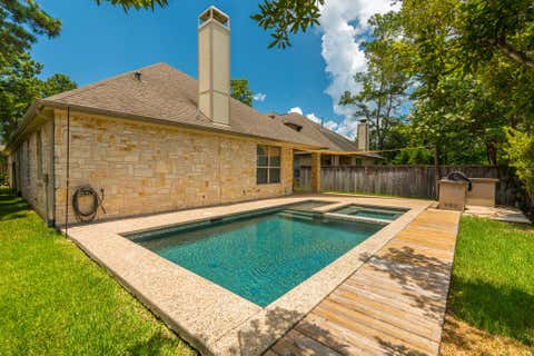 Homes For Rent - 7 E Deer River Circle<br/> The Woodlands, TX 77389