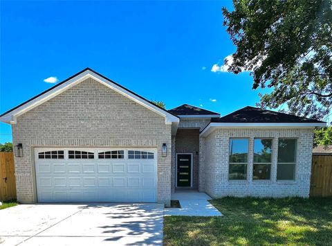 Photo of 10127 Grover Ln Ln, Houston, TX 77041 (MLS # 80254898)