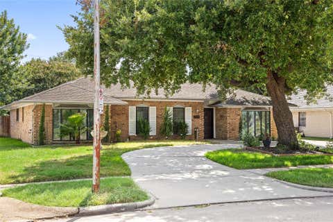 Homes For Rent - 5827 S Braeswood Boulevard<br/> Houston, TX 77096