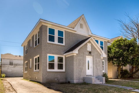 Photo of 519 W Clay Street #2, Houston, TX 77019 (MLS # 38111175)
