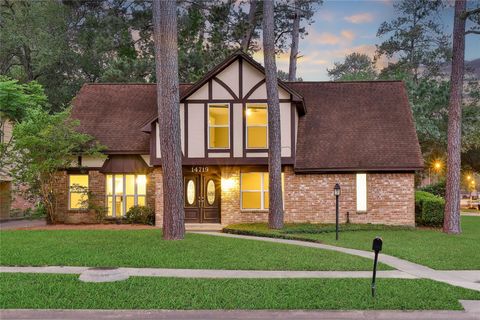 Photo of 14719 Cedar Point Drive, Houston, TX 77070 (MLS # 62401166)