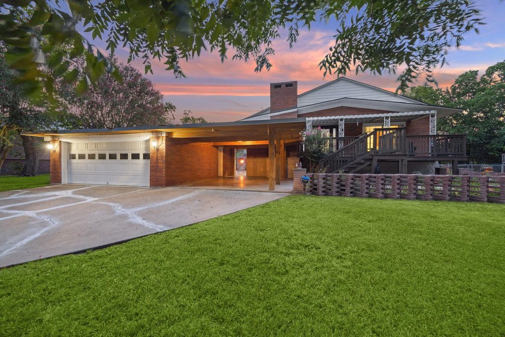 Photo of 15708 Acapulco Drive, Jersey Village, TX 77040 (MLS # 97808503)