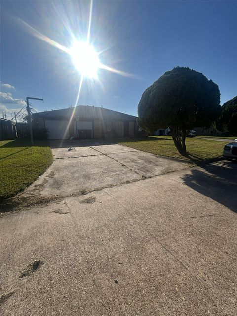 305 N Linden Drive N Texas City TX 77591