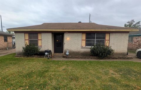 Photo of 8834 Judwin Street, Houston, TX 77075 (MLS # 37557890)