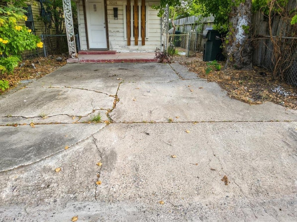 Photo of 2934 Morris Street, Corpus Christi, TX 78405 (MLS # 37341675)