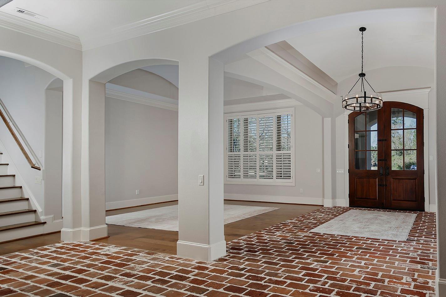 5342 Pine Wood Hills Court