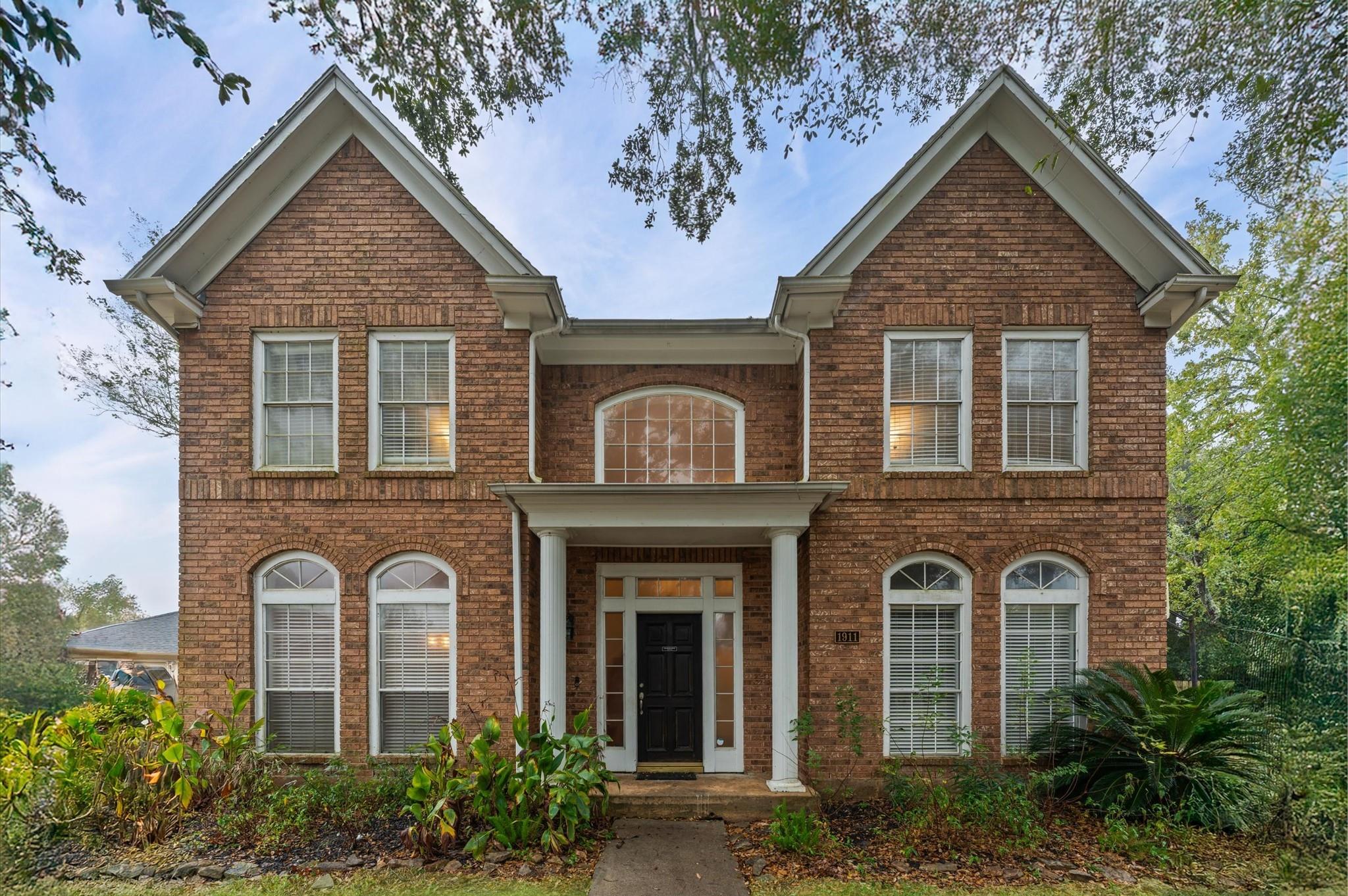 1911 Triple Mast Circle