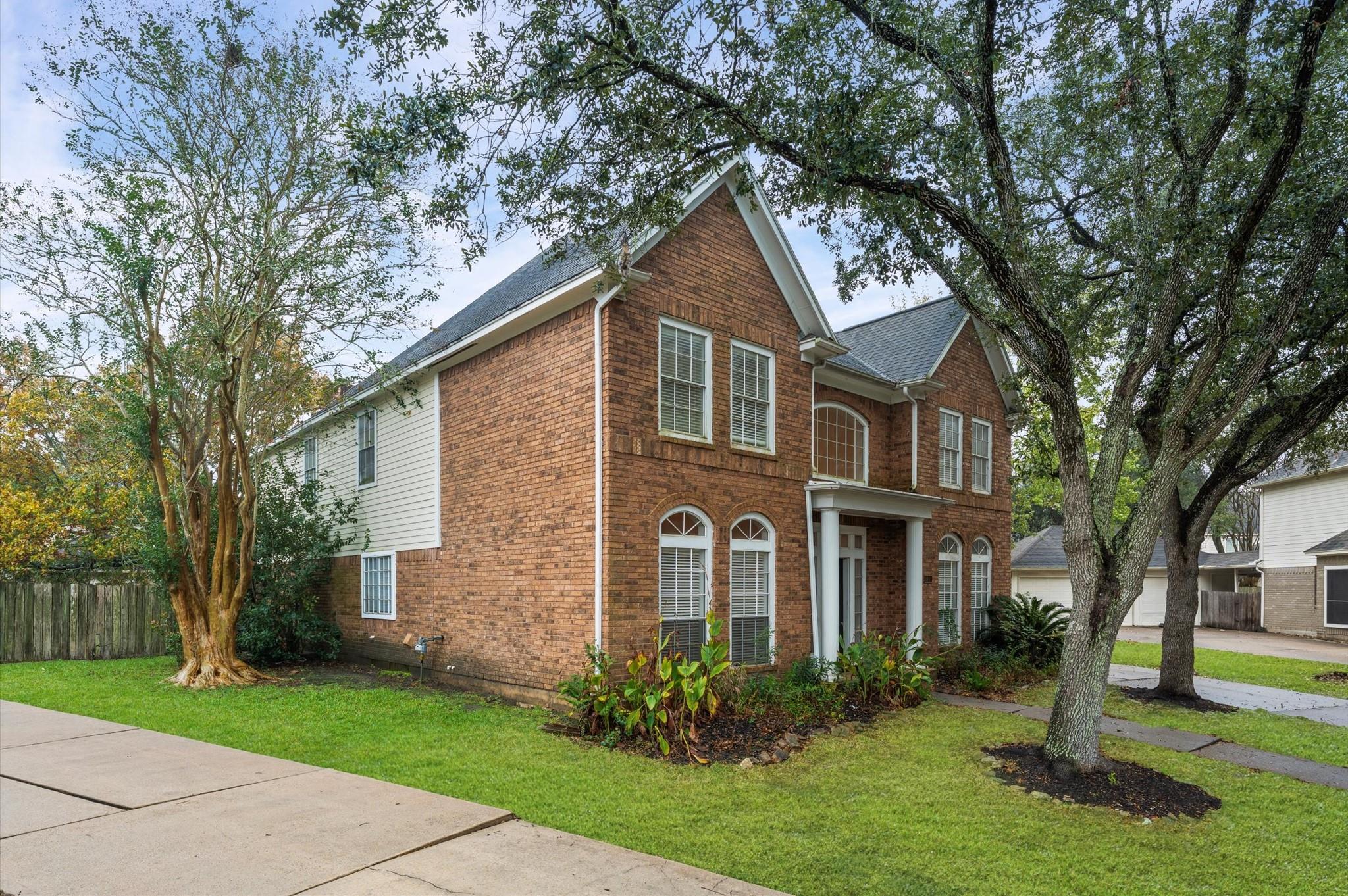 1911 Triple Mast Circle