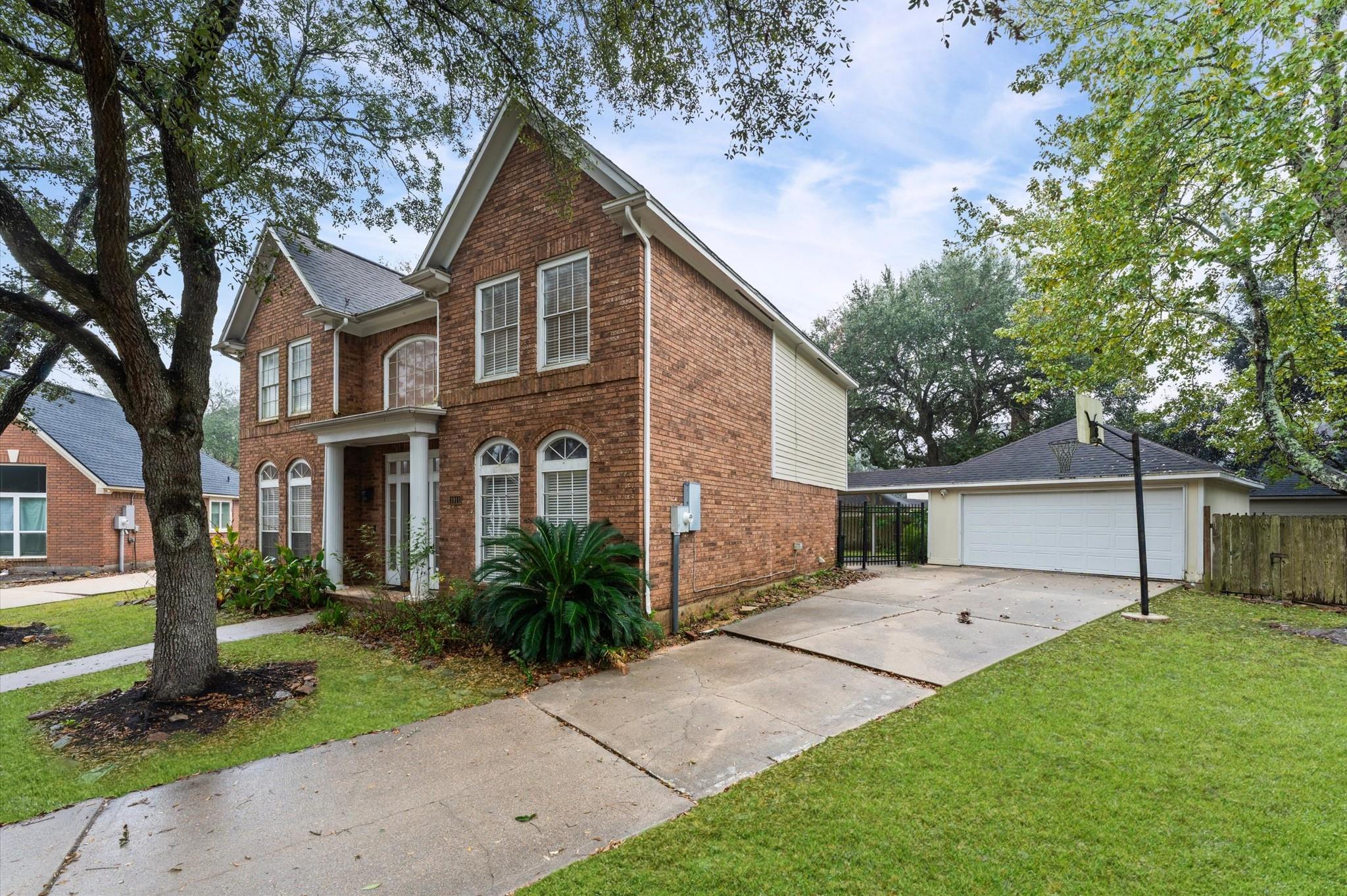 1911 Triple Mast Circle