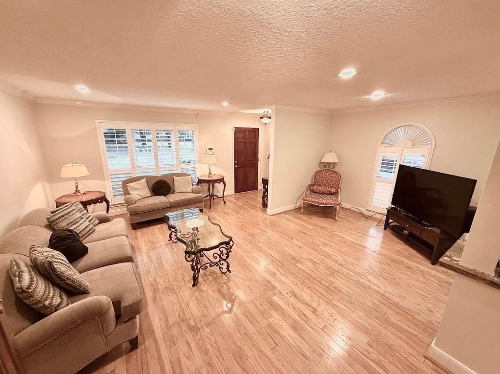 Photo of 12975 Trail Hollow Dr Avenue, Houston, TX 77079 (MLS # 57247974)