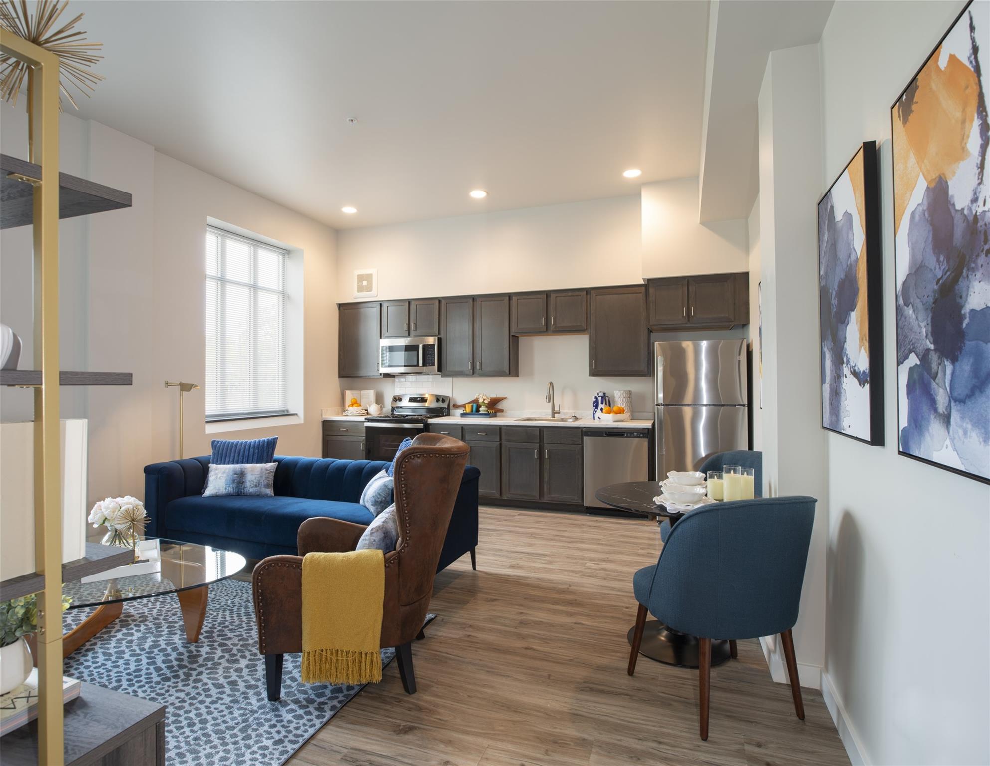 4514 Lyons Avenue 200