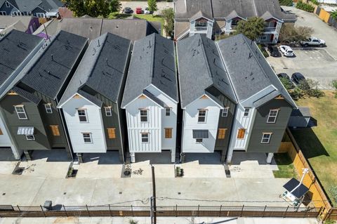 Tiny photo for 4129 De George Street, Houston, TX 77009 (MLS # 10988046)