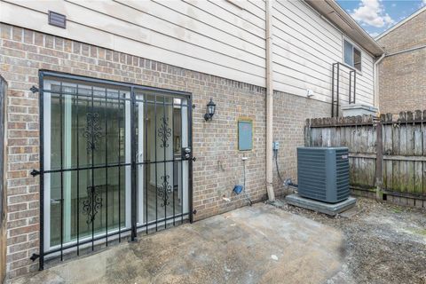 Tiny photo for 6111 Beverly Hill Street #32, Houston, TX 77057 (MLS # 69159403)