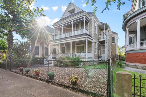 Photo of 1820 Winnie Street, Galveston, TX 77550 (MLS # 96719367)