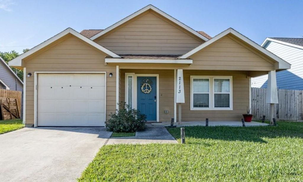 Photo of 2113 W Gulf Street, Baytown, TX 77520 (MLS # 35915332)
