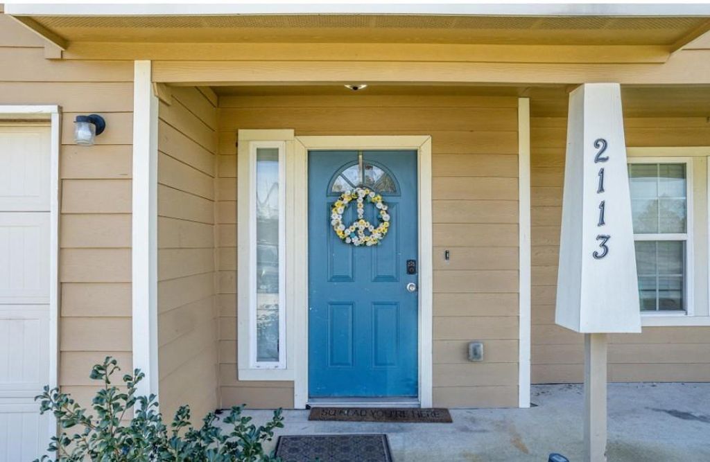 Photo of 2113 W Gulf Street, Baytown, TX 77520 (MLS # 35915332)