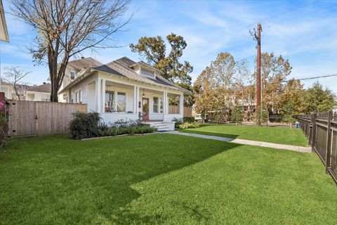 Tiny photo for 1847 Cortlandt Street, Houston, TX 77008 (MLS # 80809971)