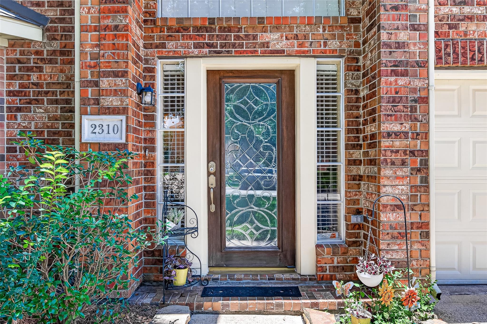 2310 Glendavon Lane