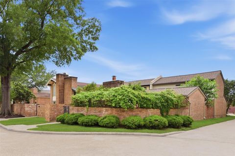 Photo of 4702 North Cashel Circle, Houston, TX 77069 (MLS # 57573551)