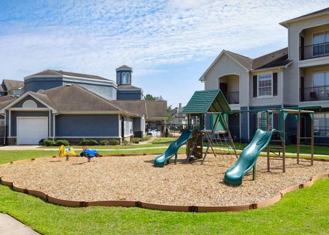 Photo of 17111 Hafer Road #835, Houston, TX 77090 (MLS # 25378616)