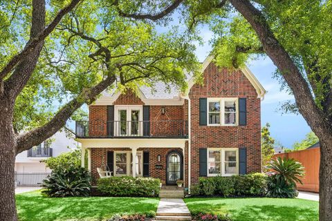 Photo of 1925 Banks Street, Houston, TX 77098 (MLS # 49441514)