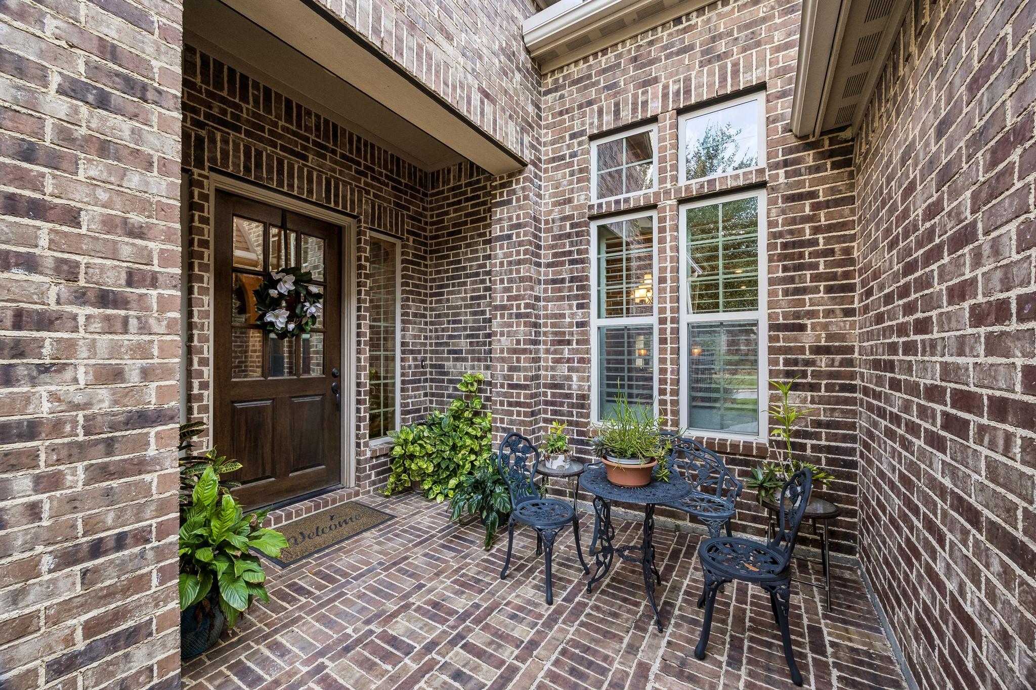 111 Prestwick Court