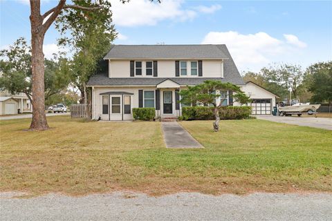 Photo of 202 Robinson Street, Edna, TX 77957 (MLS # 61622868)