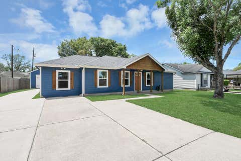 Photo of 19038 County Road 669d #C669D, Alvin, TX 77511 (MLS # 10491639)