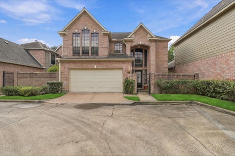 Photo of 8011 Oakwood Bend Drive, Houston, TX 77040 (MLS # 25935152)