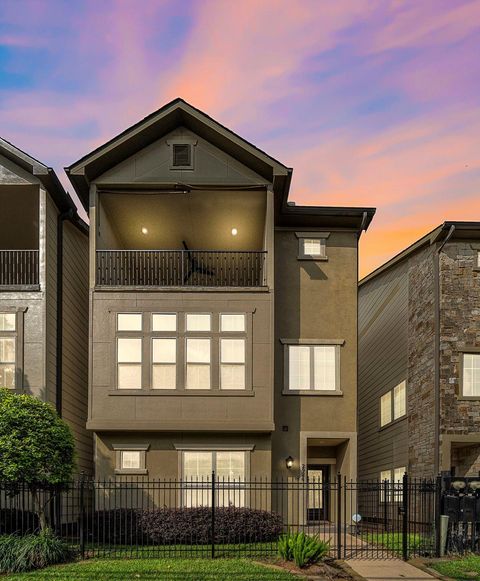 Photo of 2924 Leeland Street, Houston, TX 77003 (MLS # 15552743)