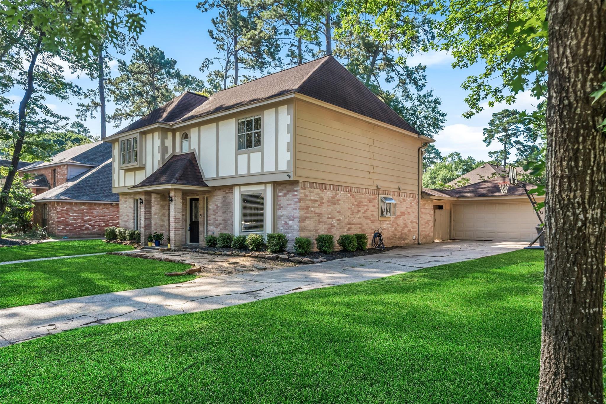 2026 Riverlawn Drive