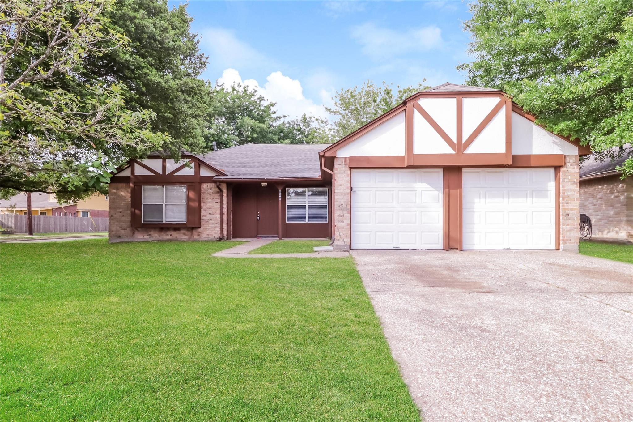 7203 Fuchsia Lane