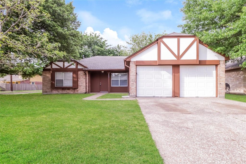 Photo of 7203 Fuchsia Lane, Humble, TX 77346 (MLS # 41845930)