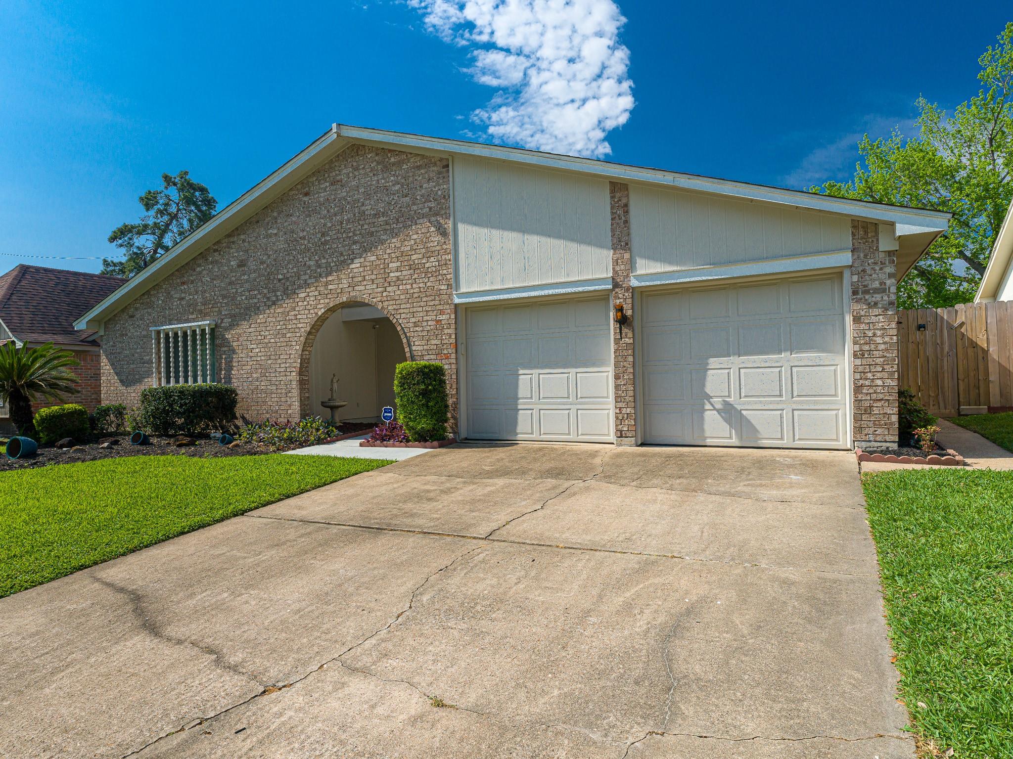 6230 Sunnygate Drive